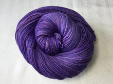 Load image into Gallery viewer, I Bee weaving | fingering weight | Baby Bee | 85% SW Fine Merino 15% Nylon | 400m | 100g