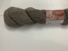 Load image into Gallery viewer, Mirasol | Fingering | Sulka Legato | 60% Wool 20% Alpaca 20% Silk | 250m | 50g