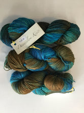 Load image into Gallery viewer, Dandelion Yarn | Fingering weight | 75% SW Merino, 20% Cashmere, 5% Stellina | 400 yards | 100 grams