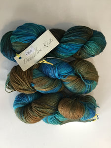 Dandelion Yarn | Fingering weight | 75% SW Merino, 20% Cashmere, 5% Stellina | 400 yards | 100 grams