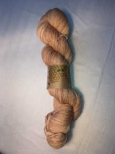 I Bee weaving | fingering weight | Baby Bee | 85% SW Fine Merino 15% Nylon | 400m | 100g