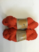 Load image into Gallery viewer, i Bee weaving | Fingering | Queen Bee - Gold | 84% SW Merino, 16% Stellina | 425 yards | 115 grams