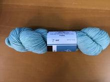 Load image into Gallery viewer, Gathering yarn | Fingering | Velino | 75% SW Fine Merino 25% Nylon | 420m | 100g