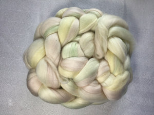 19 micron merino commercially prepared roving - 100g