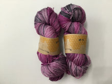 Load image into Gallery viewer, I Bee weaving | Fingering | The Silk Road | 70% SW Merino 30% Silk | 383yds 115g