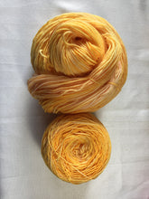 Load image into Gallery viewer, I Bee weaving | fingering weight | Baby Bee | 85% SW Fine Merino 15% Nylon | 400m | 100g