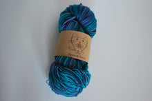 Load image into Gallery viewer, Neatnik Yarn | Fingering weight | 100% superwash merino wool | 115 grams / 420 yards