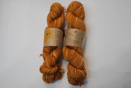 i Bee weaving | Worsted | Drone Bee | 100% SW Merino | 200 yards | 110 grams