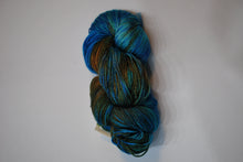 Load image into Gallery viewer, Dandelion Yarn | Fingering weight | 75% SW Merino, 15% Cashmere, 10% Silk | 365 yards | 100 grams