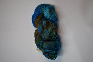 Dandelion Yarn | Fingering weight | 75% SW Merino, 15% Cashmere, 10% Silk | 365 yards | 100 grams