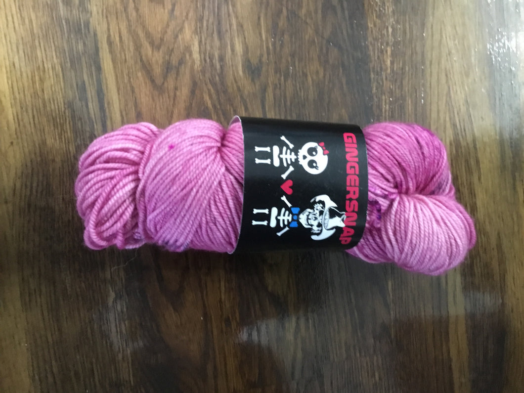 Gingersnap | DK Weight | DK Lux| 100% 17 micron Superwash Merino | 280 yds (115g)