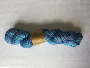 I Bee weaving | fingering weight | Baby Bee | 85% SW Fine Merino 15% Nylon | 400m | 100g