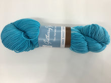 Load image into Gallery viewer, Gathering yarn | Fingering | Velino | 75% SW Fine Merino 25% Nylon | 420m | 100g