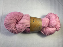 Load image into Gallery viewer, I Bee weaving | fingering weight | Baby Bee | 85% SW Fine Merino 15% Nylon | 400m | 100g