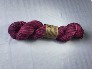 I Bee weaving | Fingering | Carniolan Honey Bee - Silver | 80% SW Merino 10% Cashmere 10% Stellina | 425 yds | 115g