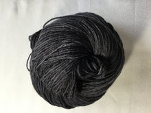 Load image into Gallery viewer, I Bee weaving | fingering weight | Baby Bee | 85% SW Fine Merino 15% Nylon | 400m | 100g