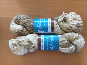 Gathering yarn | Fingering | Velino | 75% SW Fine Merino 25% Nylon | 420m | 100g