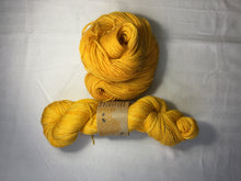 Load image into Gallery viewer, i Bee weaving | Fingering | Queen Bee - Gold | 84% SW Merino, 16% Stellina | 425 yards | 115 grams