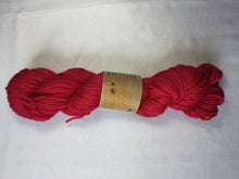 Load image into Gallery viewer, I Bee weaving | Worsted Weight | Bernina | 100% SW Fine Merino | 205m | 100 g