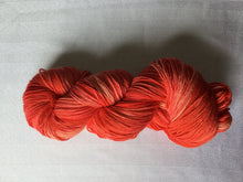 Load image into Gallery viewer, I Bee weaving | fingering weight | Baby Bee | 85% SW Fine Merino 15% Nylon | 400m | 100g