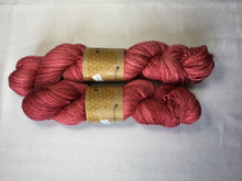 Load image into Gallery viewer, i Bee weaving | Fingering | Bombyx Mori | 60% Merino, 40% Silk | 465 yards | 100  grams