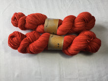 Load image into Gallery viewer, I Bee weaving | Fingering | Forager Bee | 75% SW Merino, 25% Nylon | 440 yards | 100 grams