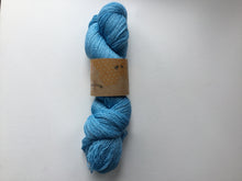 Load image into Gallery viewer, I Bee weaving  | lace weight | Amazing Lace | 40% silk 60% merino | 100g 800m