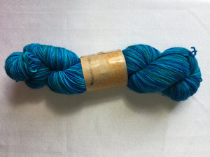 i Bee weaving | Fingering | Worker Bee | 80% SW Merino, 20% Nylon | 418 yards | 110 grams