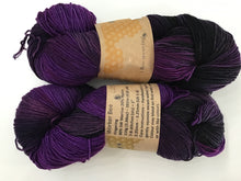 Load image into Gallery viewer, i Bee weaving | Fingering | Worker Bee | 80% SW Merino, 20% Nylon | 418 yards | 110 grams