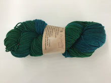 Load image into Gallery viewer, i Bee weaving | Fingering | Worker Bee | 80% SW Merino, 20% Nylon | 418 yards | 110 grams