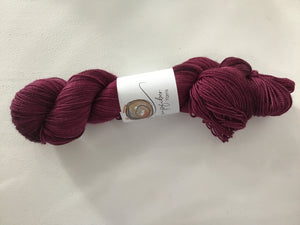 Campfiber Yarns | Fingering | Vibrant 80/20 | 80% SW Merino 20% Nylon | 365m | 100g