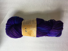 Load image into Gallery viewer, i Bee weaving | Fingering | Worker Bee | 80% SW Merino, 20% Nylon | 418 yards | 110 grams