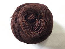 Load image into Gallery viewer, I Bee weaving | fingering weight | Baby Bee | 85% SW Fine Merino 15% Nylon | 400m | 100g