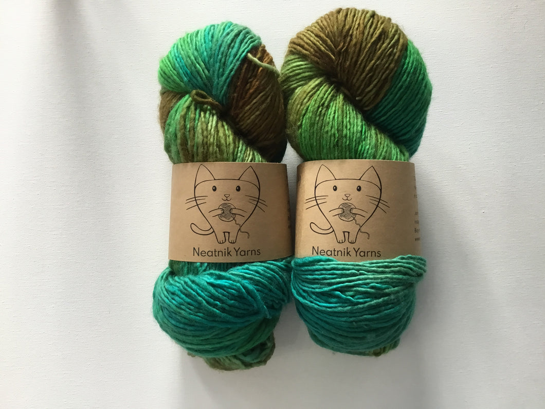 Neatnik Yarn | Worsted weight Single | 100% superwash merino wool | 115 grams | 224 yards