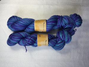 i Bee weaving | Fingering | Bombyx Mori | 60% Merino, 40% Silk | 465 yards | 100  grams