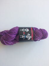 Load image into Gallery viewer, Gingersnap | DK Weight | DK Lux| 100% 17 micron Superwash Merino | 280 yds (115g)