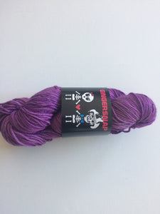 Gingersnap | DK Weight | DK Lux| 100% 17 micron Superwash Merino | 280 yds (115g)