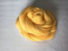 Load image into Gallery viewer, I Bee weaving | fingering weight | Baby Bee | 85% SW Fine Merino 15% Nylon | 400m | 100g