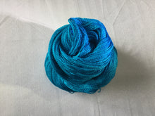 Load image into Gallery viewer, I Bee weaving  | lace weight | Amazing Lace | 40% silk 60% merino | 100g 800m