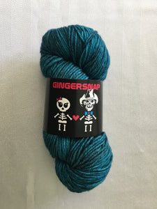 Gingersnap | Lux Worsted | Worsted | 100% 17 micron Superwash Merino | 218 yds (110g)