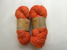 Load image into Gallery viewer, i Bee weaving | Fingering | Queen Bee - Gold | 84% SW Merino, 16% Stellina | 425 yards | 115 grams