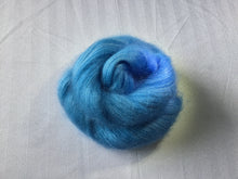 Load image into Gallery viewer, I bee weaving / lace / Mo’hair | 72% Mohair and 28% silk | 459 yds 50 g