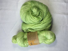 Load image into Gallery viewer, I Bee weaving | Fingering | Pampering Panda | 70% SW Merino 20% Bamboo 10% Nylon | 472yds | 115g