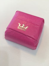 Load image into Gallery viewer, Queen Bee Farms Soaps